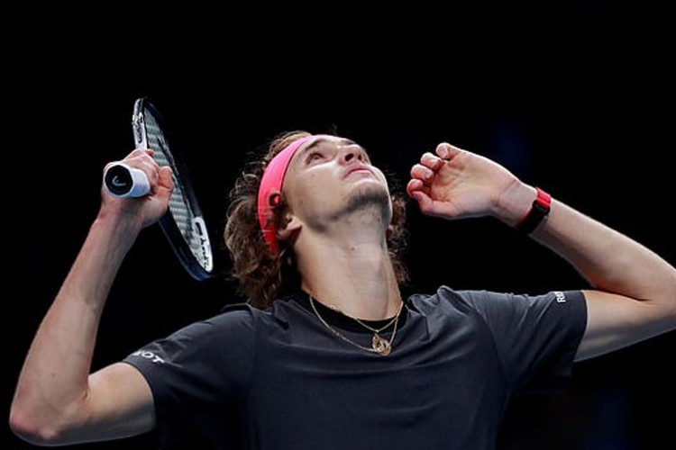 Šok u Londonu: Zverev eliminisao Federera