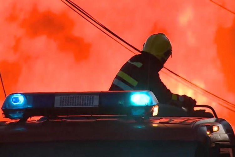 Majka i dvoje djece iskočili kroz prozor zapaljenog stana u Banjaluci