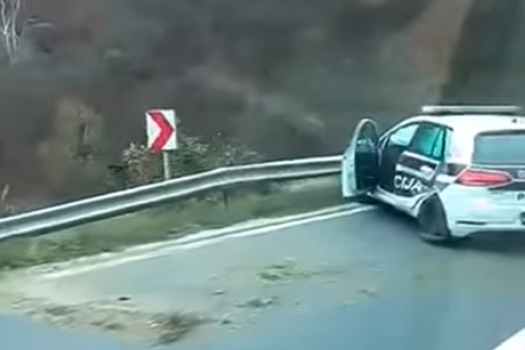 Sudar golfa i policijskog auta