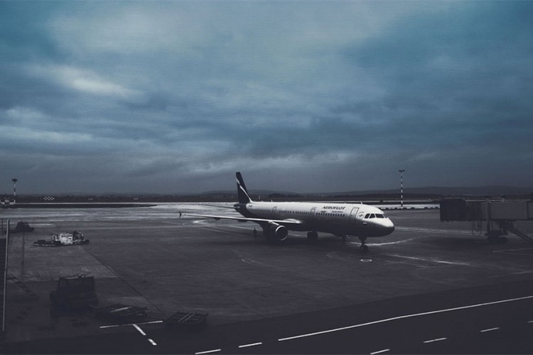 Avion pregazio muškarca na pisti aerodroma