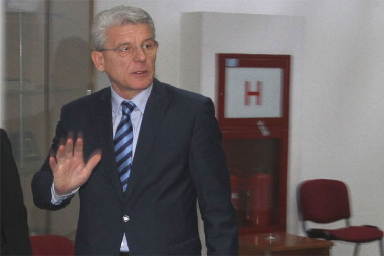 Džaferović: Preispitati procedure za nabavku hrane za pripadnike Oružanih snaga