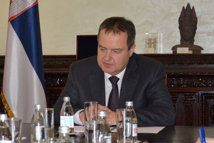 Dačić: Upaljena crvena lampica, EU da obuzda ludilo u Prištini