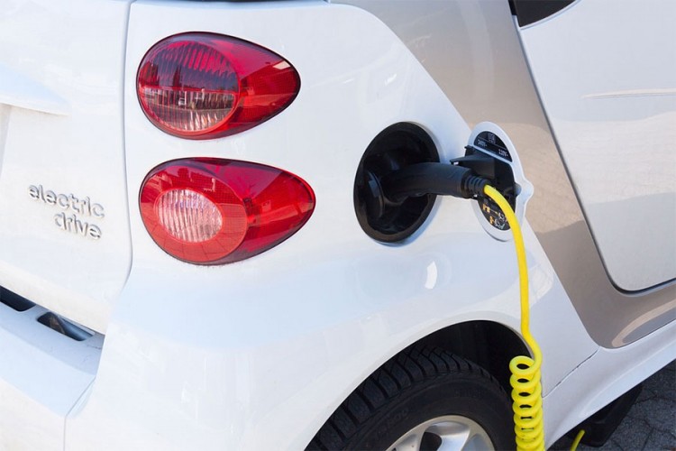 Kinezi krenuli s proizvodnjom čvrstih baterija za električne automobile