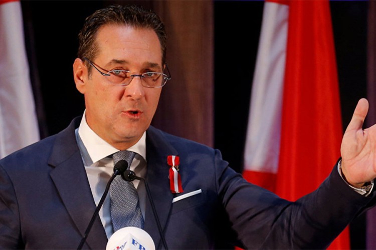 Štrahe: Carine su bezobrazluk, Kosovo da povuče odluku