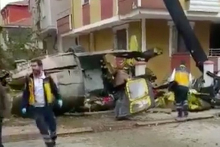 Srušio se vojni helikopter, ima mrtvih