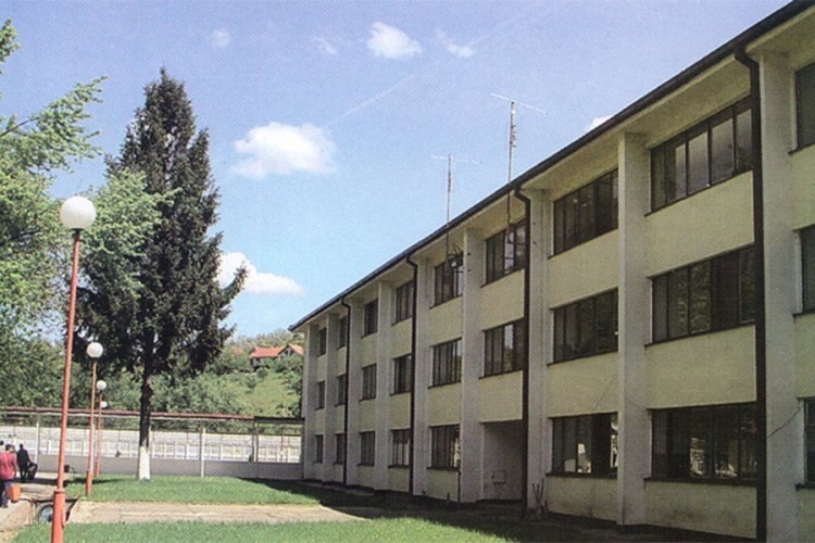 Slomljenom kašikom usmrtio zatvorenika