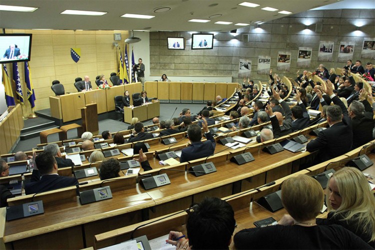 Troje poslanika u Parlamentu FBiH danas nije preuzelo mandate