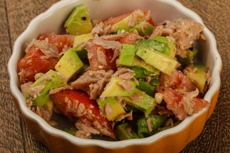Salata sa tunjevinom