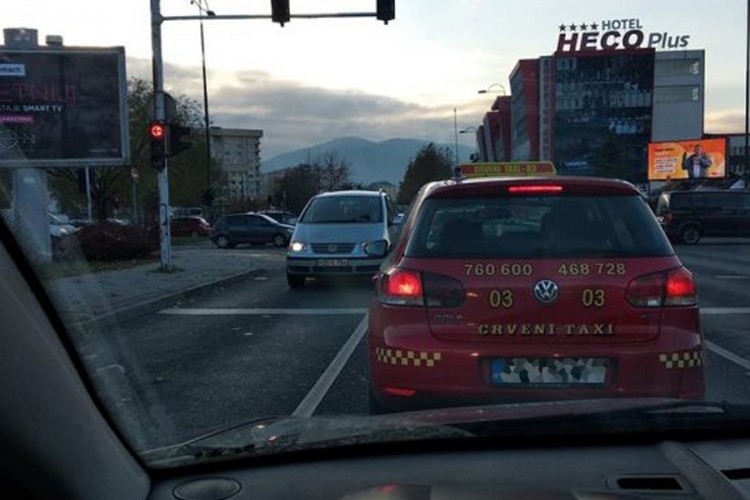 Suprotnom stranom kroz sarajevsko naselje Stup