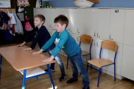 Vježbanje prije časa u tri osnovne škole