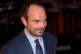Premijer Francuske najavio suspenziju povećanja takse na gorivo