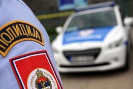 Prouzrokovao saobraćajnu nezgodu pa napao policajca