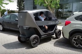 Rješenje za nedostatak parkinga, automobil kome se uvlače točkovi
