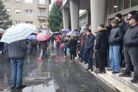 Okupljanje građana Novog Travnika zbog sinoćnje nesreće: Alarm ...