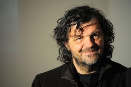 Kusturica: Dodik da nabavi kišobran u bojama zastave RS i raširi u ...