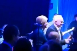 Kolinda ponovo pokazala pjevačko umjeće
