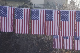 Američke zastave na centralnim ulicama Prištine