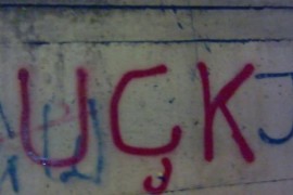 Grafiti "UČK" na srpskoj školi i kući u Lipljanu