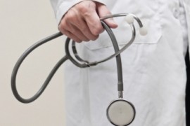 Mladić napao doktoricu i nanio joj povrede