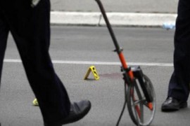 Punto udario u potporni zid pa se prevrnuo, vozač teško povrijeđen