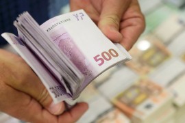 Evro se sunovratio u odnosu na dolar