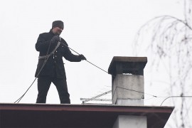Bez posla samo po jedan dimnjačar i optičarski tehničar