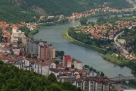 Osumnjičeni za obučavanje terorističke grupe pušten da se brani
