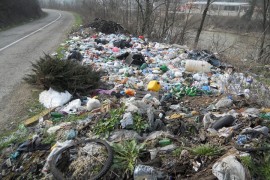 U rijeku Bosnu bacaju šta stignu