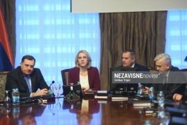Počeo sastanak premijera sa predstavnicima političkih partija