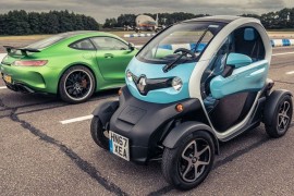 Trkali se Mercedes-AMG GT R i Renault Twizy