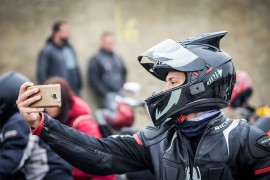 Ljekari upozoravaju na sve češću pojavu "selfie zgloba"