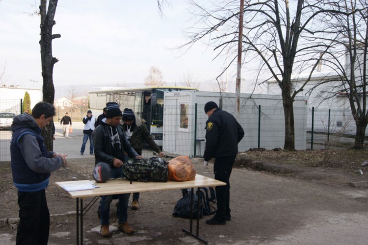 Migrante izmještaju u "Biru"