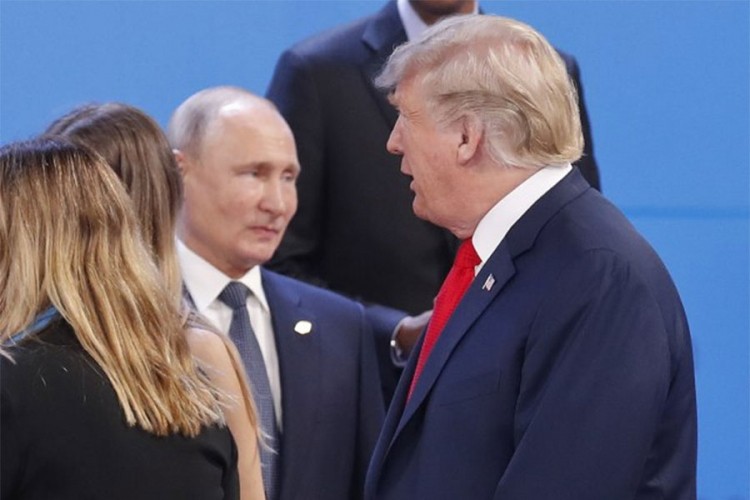 "Tramp je prišao Putinu, razgovarali 10-15 minuta"