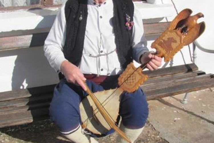 Albanci tvrde da su gusle njihov nacionalni instrument
