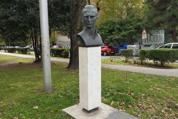 Opet oskrnavljen spomenik Radetu Končaru u Splitu