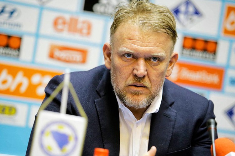Predstavljamo: Robert Prosinečki odveo "zmajeve" u elitu