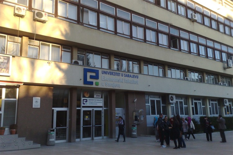 Nema više plaćanja školarine na rate, studenti ogorčeni