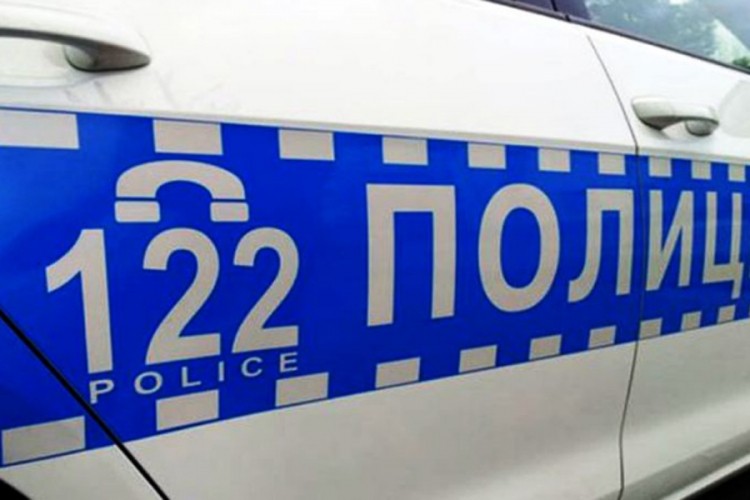 Prijedorčanin jedan automobil prodao, iz drugog uzeo novac