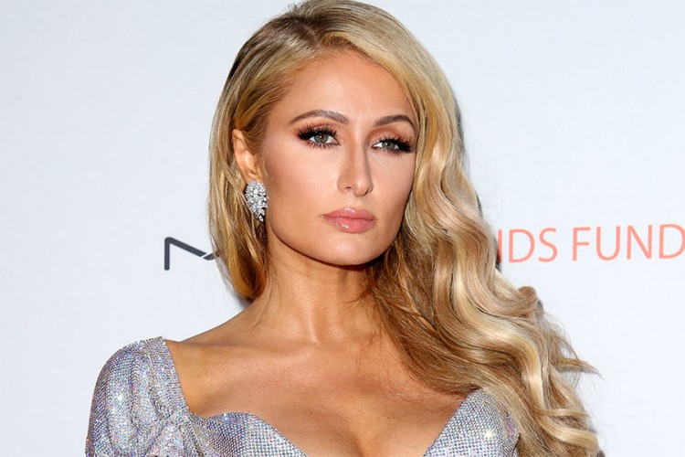 Paris Hilton želi da se ostvari u ulozi majke