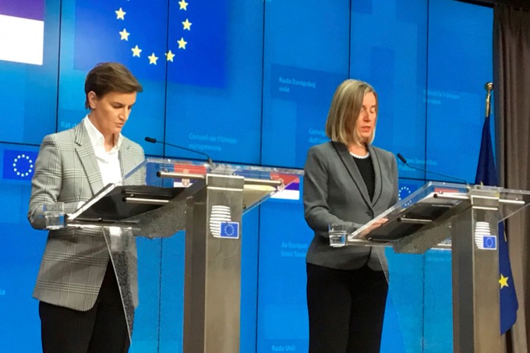 Mogerini i Brnabić: Priština da povuče dodatne takse na robu iz Srbije i BiH
