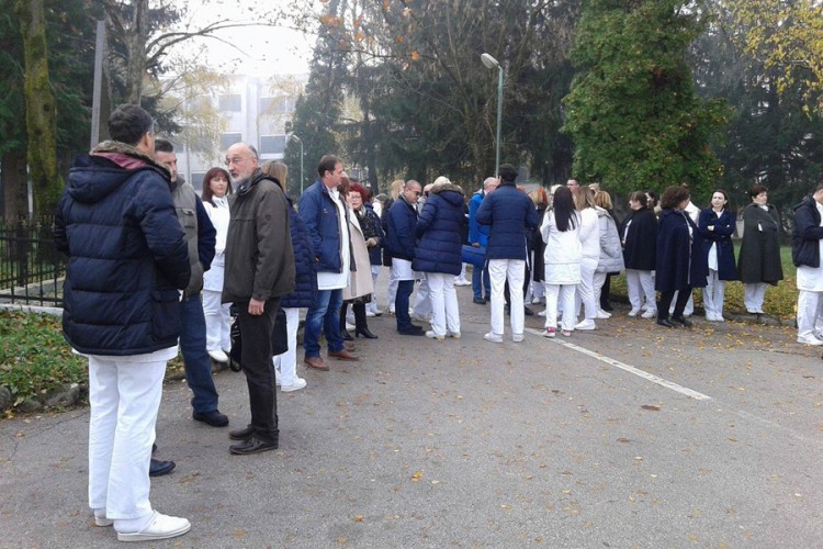 Ljekari i stomatolozi u USK odlučili: U generalni štrajk 1. januara