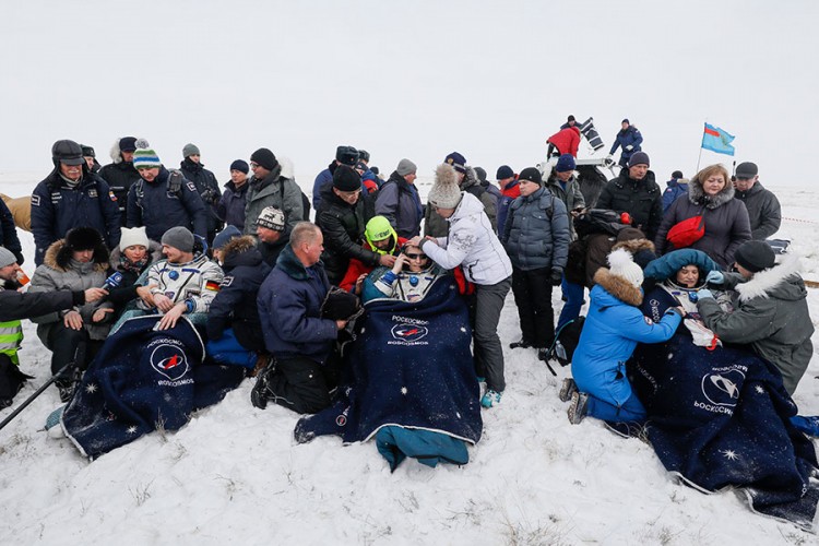 Soyuz se spustio sa tri člana posade