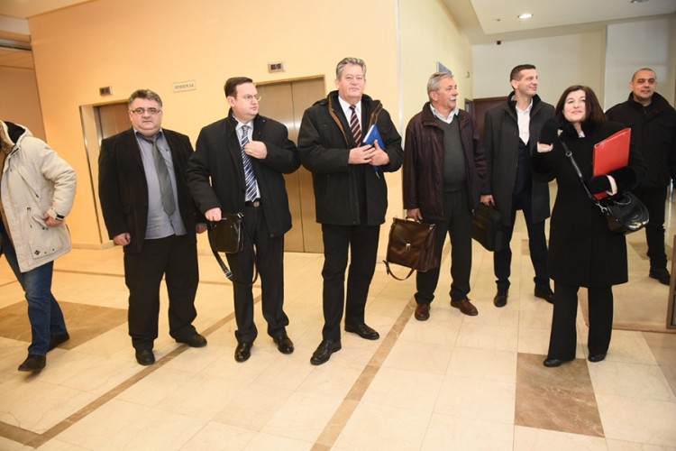 I dalje bez dogovora o najnižoj plati, odluka na Vladi
