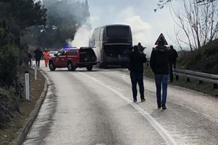 Zapalio se motor "Globtourovog" autobusa