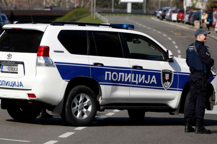 Muškarac izvršio samoubistvo na parkingu ispred vrtića