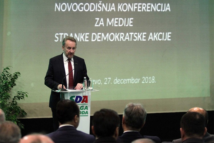 Izetbegović: Trgovaćemo sa Dodikom o NATO putu i Tegeltiji