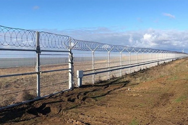 Završeno 60 kilometara ograde između Krima i Ukrajine
