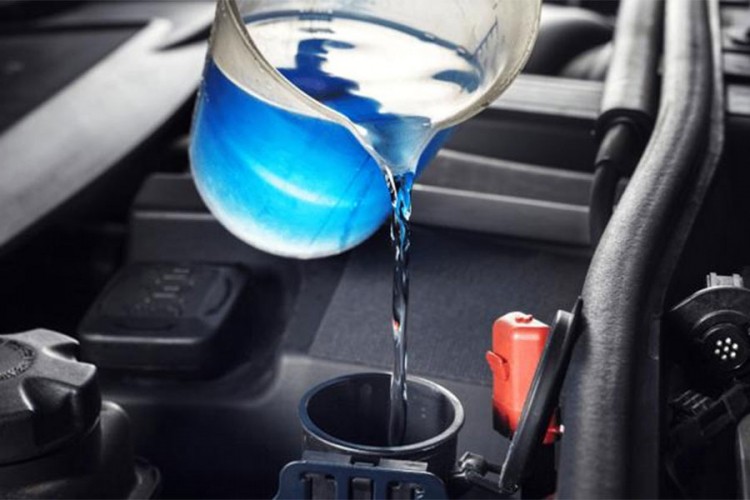Kako zamijeniti antifriz u automobilu