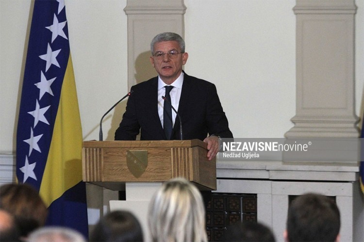 Džaferović: Iza nas je godina puna tenzija, u 2019. pažnju moramo posvetiti mladima
