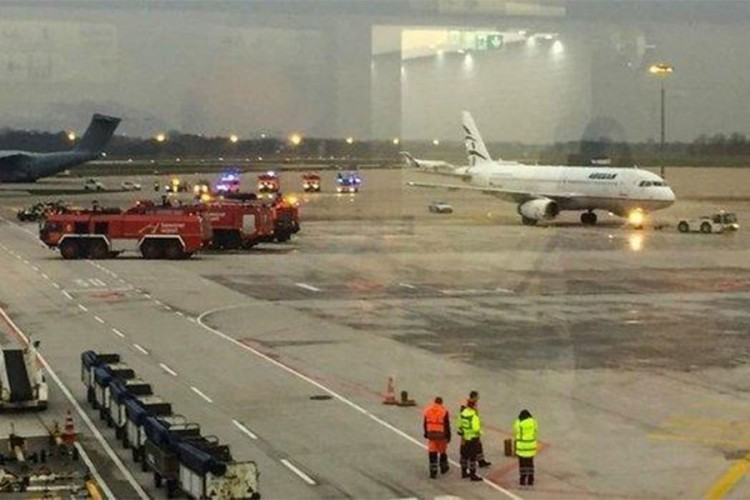 Aerodrom u Hanoveru zatvoren zbog automobila na pisti